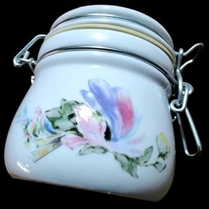 Vintage Max Factor Le Jardin Bubbling Bath Parfumee Powder with scoop In Porcela